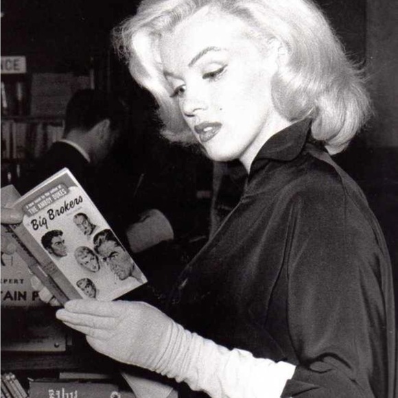 Meet your Posher, Beth - Picture 3 of 7